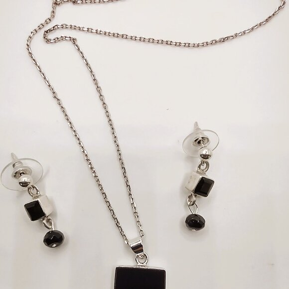 Sterling Silver 925 Black Onyx Necklace w/16" Chain + Pierced Earrings Set - Picture 4 of 10